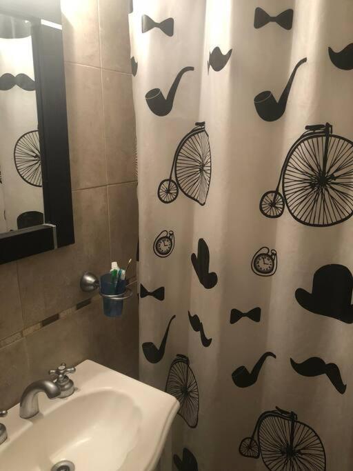 Apartment Monoambiente Black & White In Plaza Paso